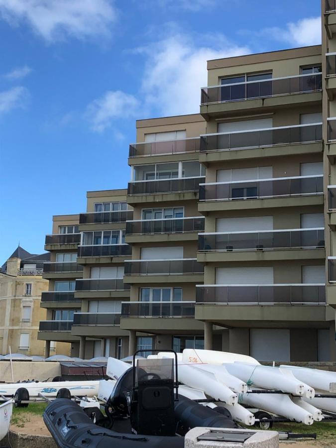Apartment Le Cezembre, Au Pied De La *